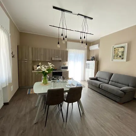 Renzo, Dongo, Di * Dongo