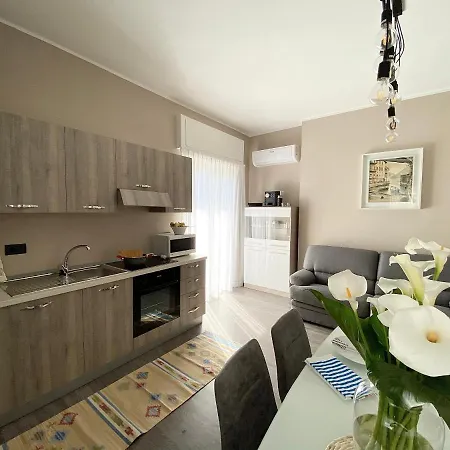 Apartment Renzo, Dongo, Di