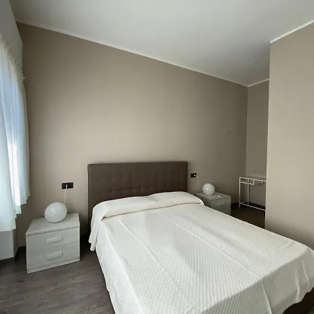 Renzo, Dongo, Di * Dongo