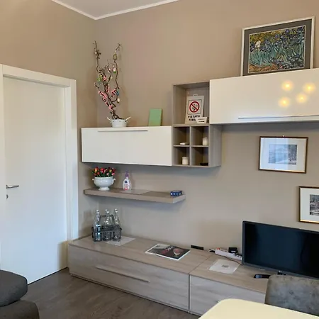 Renzo, Dongo, Di Appartement Dongo