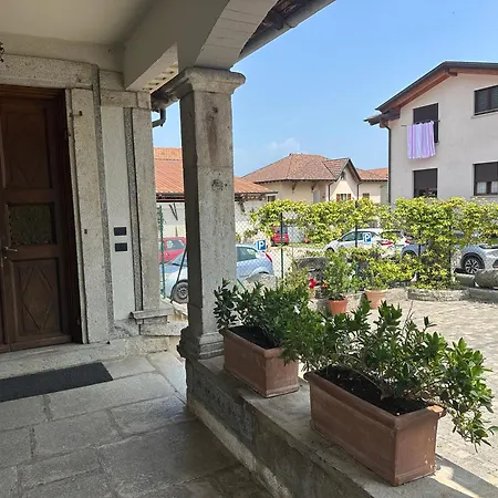 Renzo, Dongo, Di Dongo