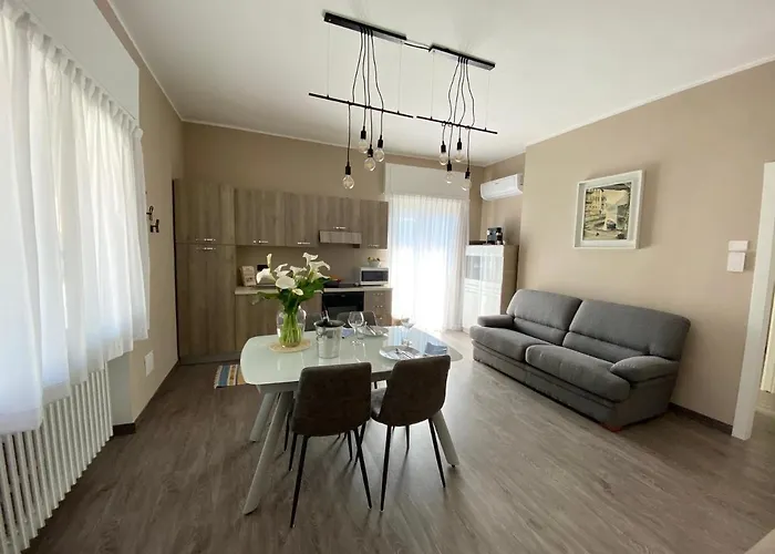 Renzo, Dongo, Di * 东戈