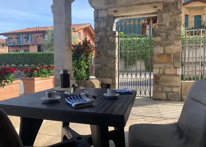 Renzo, Dongo, Di Apartament *