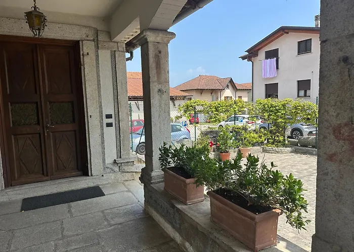 Renzo, Dongo, Di Dongo